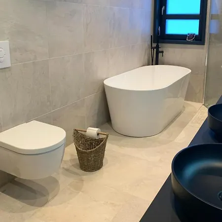 Modern With Panoramic View By Nissedal 別荘